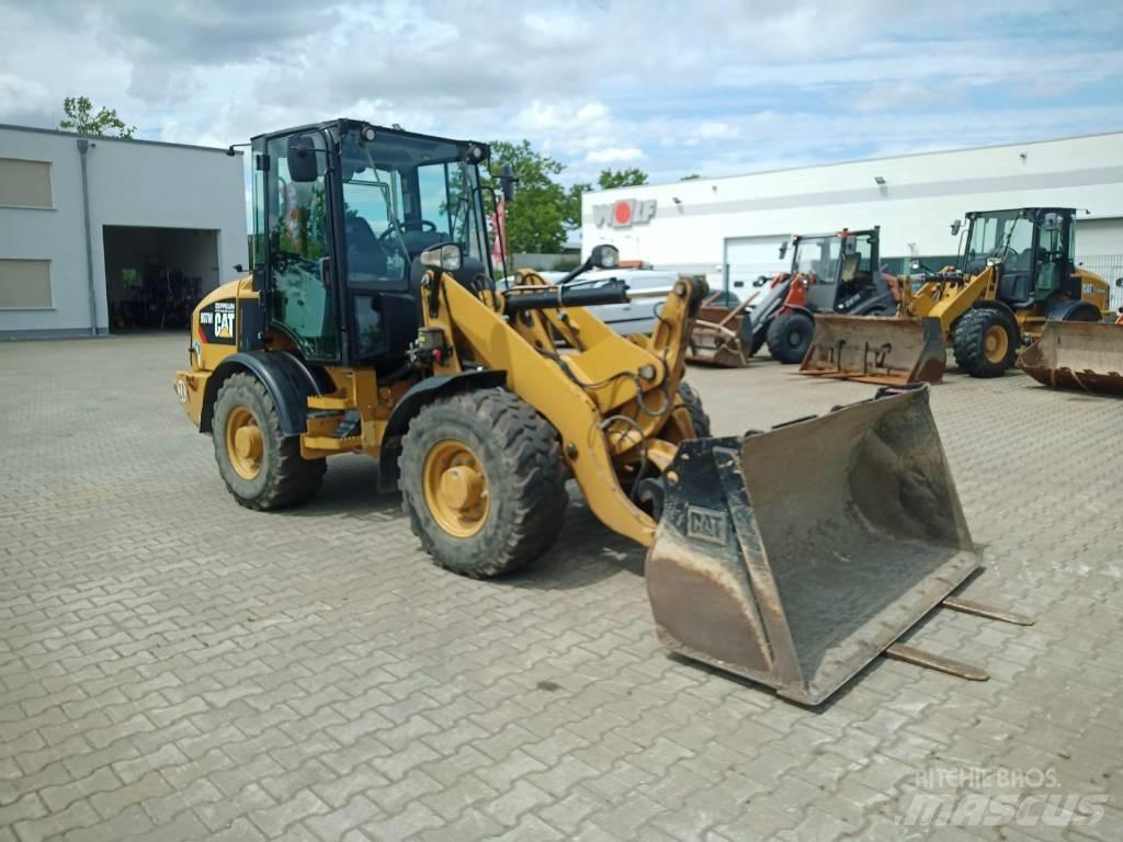 CAT 907 M Kolové nakladače