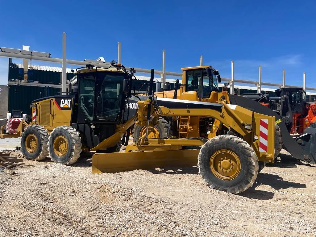 CAT 140 M Grejdry