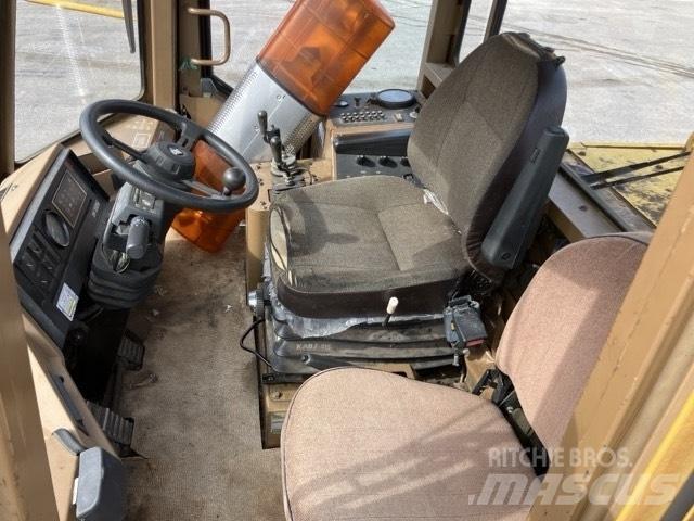 CAT 924 F Kolové nakladače