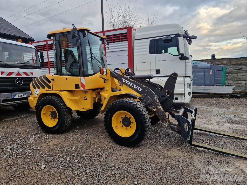Volvo L 30 Kolové nakladače