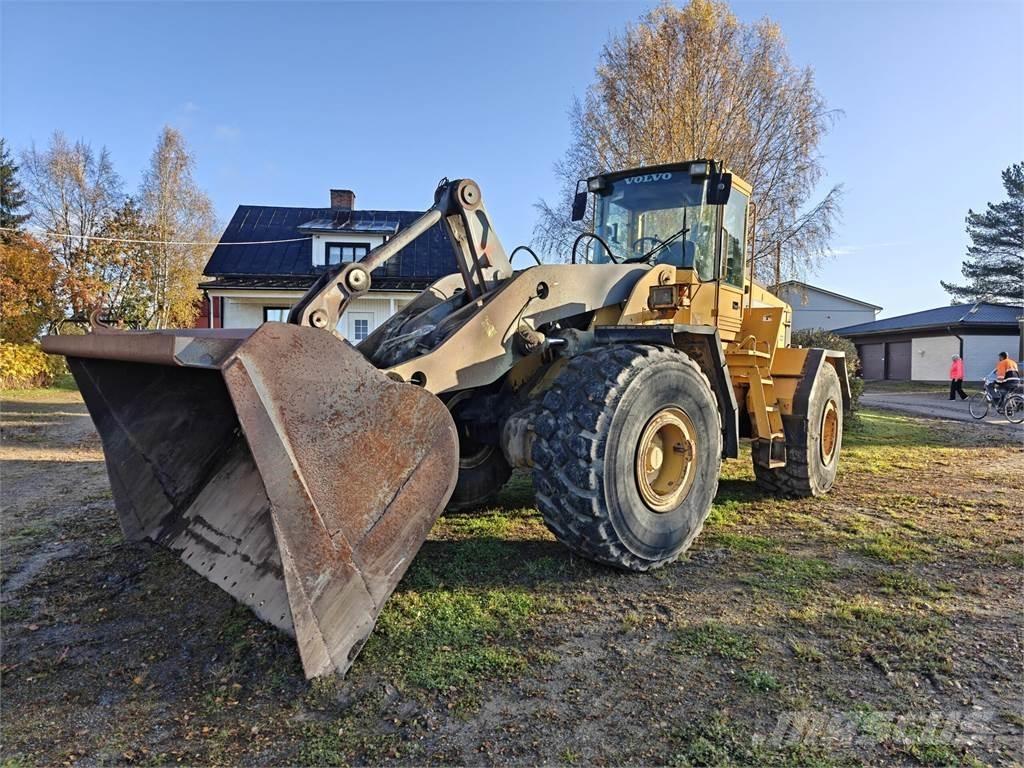 Volvo L180C Kolové nakladače