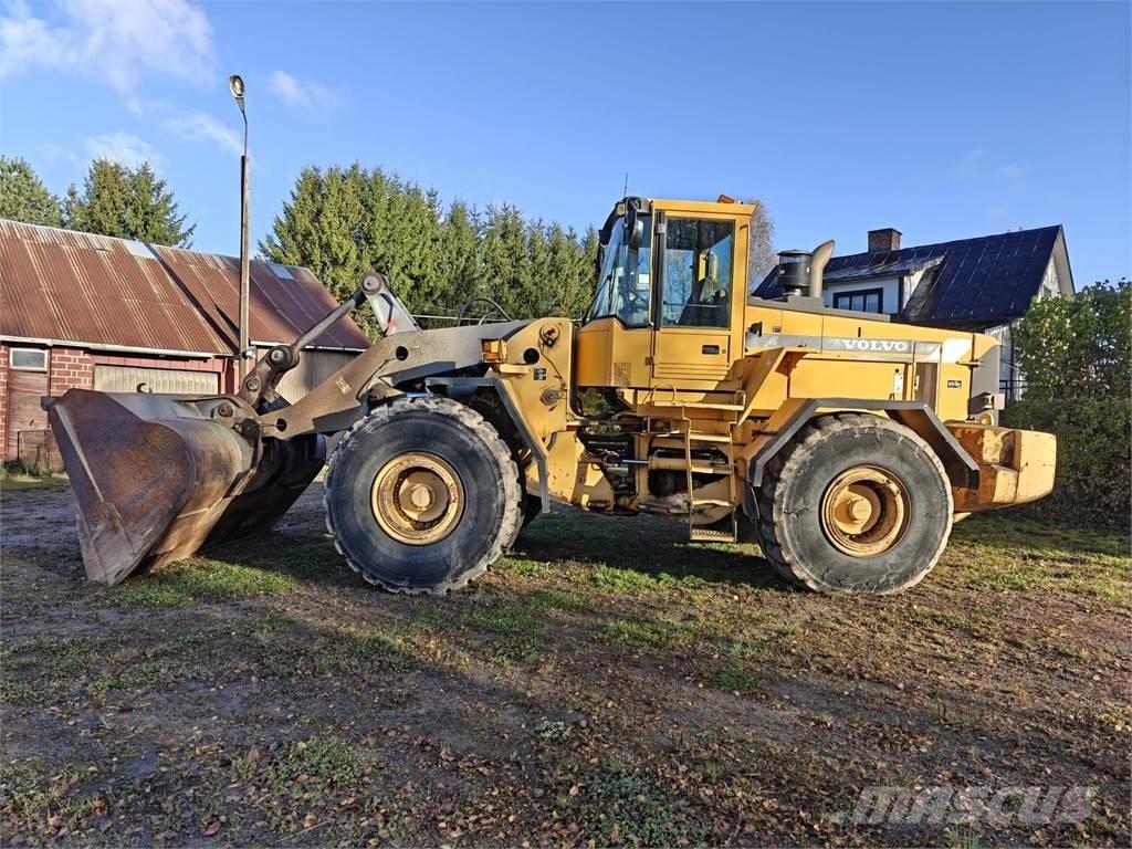 Volvo L180C Kolové nakladače