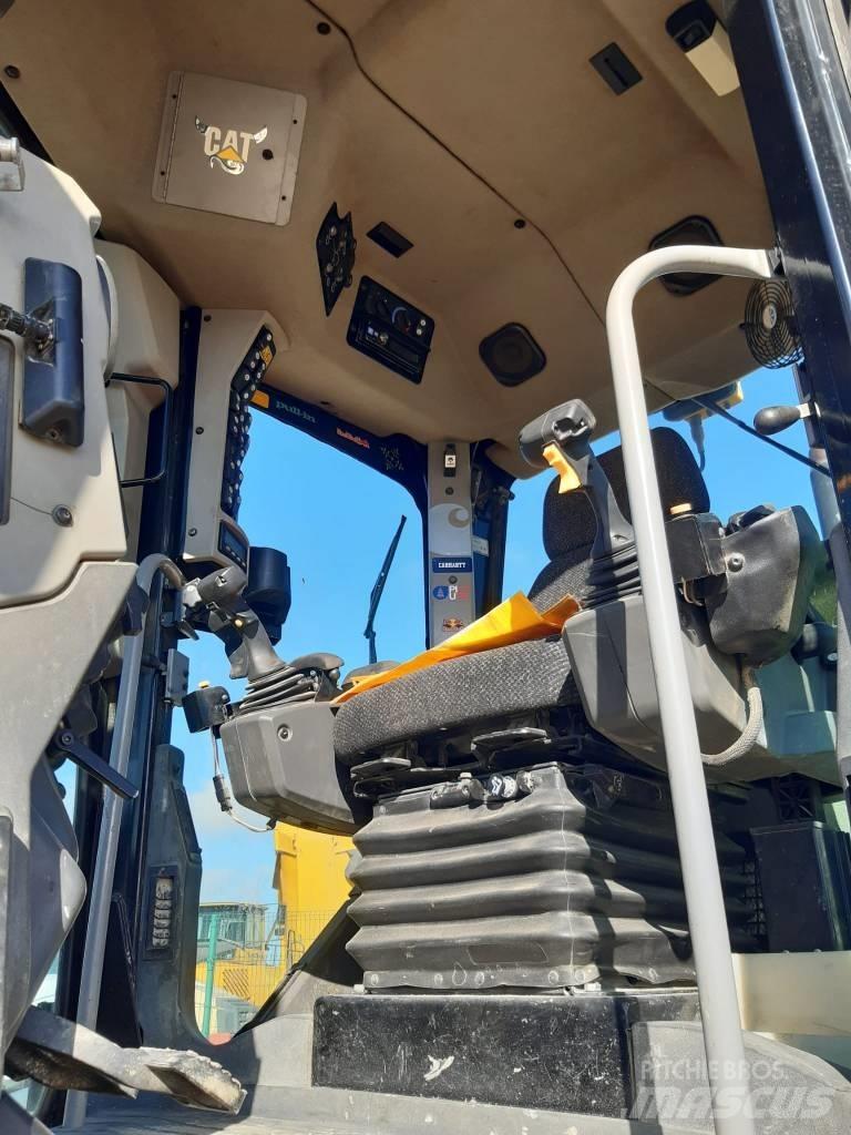CAT M 140 M 2 Grejdry
