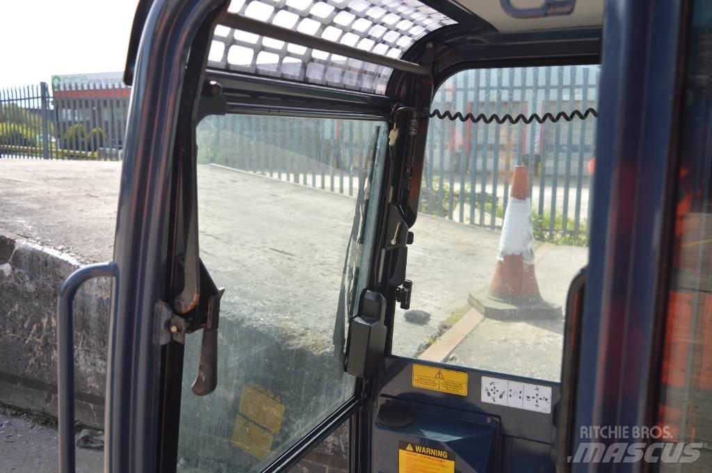 Hanix H 22 cab Mini rýpadla < 7t