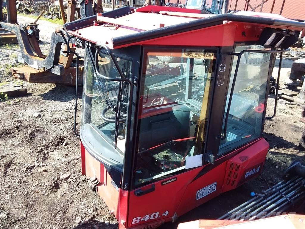 Komatsu 840.4 Kabiny a interiér