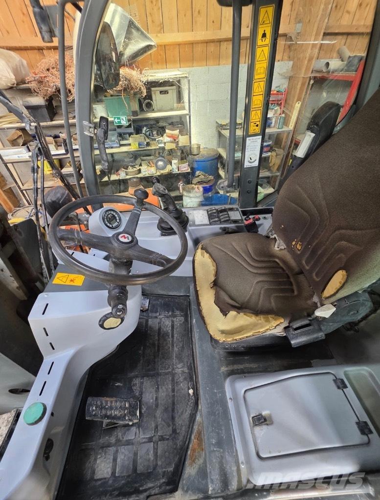 Wacker Neuson 850 Kolové nakladače