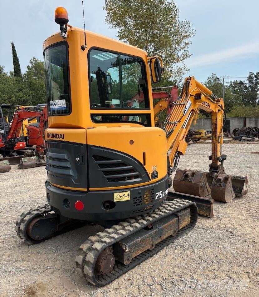 Hyundai R25Z-9 AK Mini rýpadla < 7t