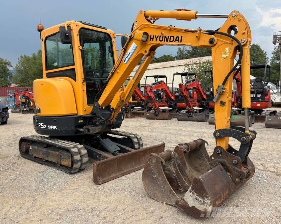 Hyundai R25Z-9 AK Mini rýpadla < 7t