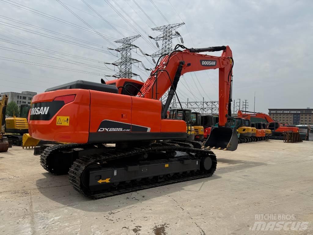 Doosan DX 225 LC-9C Pásová rýpadla