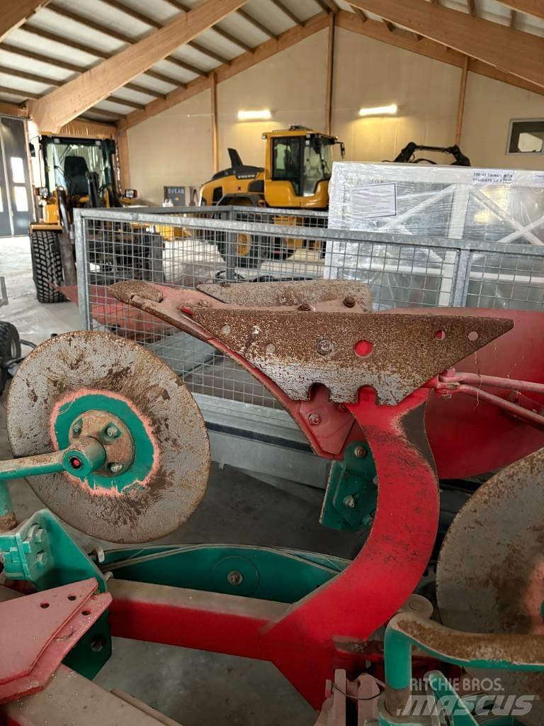 Kverneland EG85 Oboustranné pluhy