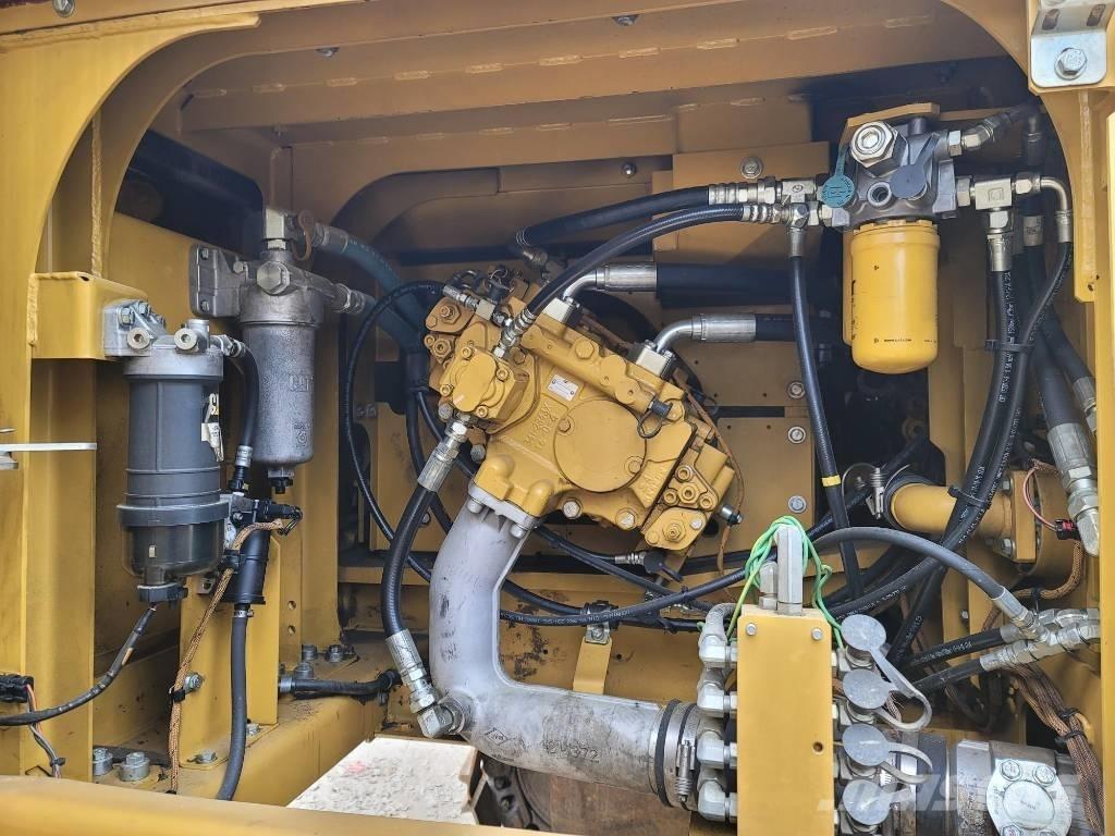 CAT 330FL Pásová rýpadla