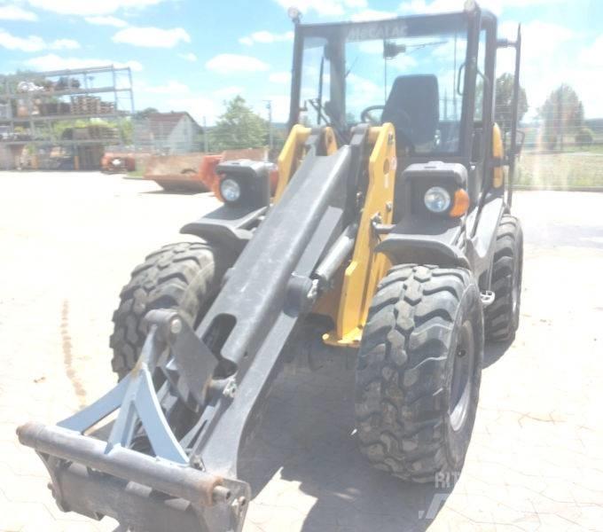 Mecalac AX 1000 Kolové nakladače