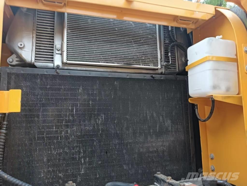 Hyundai 220LC-9T Pásová rýpadla