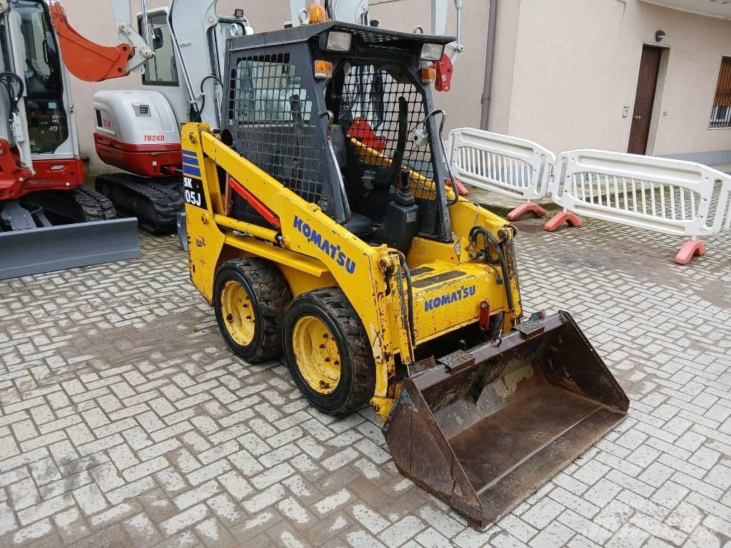 Komatsu SK 05 J Smykem řízené nakladače
