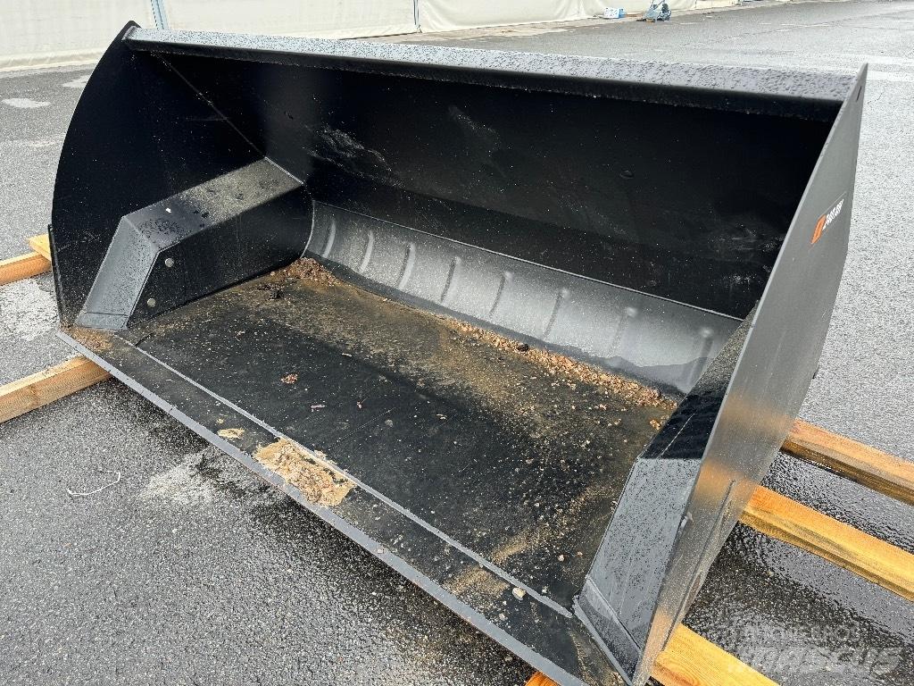 Quicke 240 XH M+ Příslušenství předního nakladače