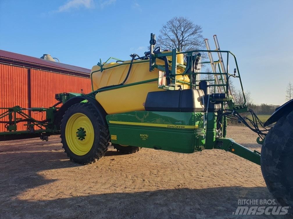 John Deere R975 i Tažené postřikovače