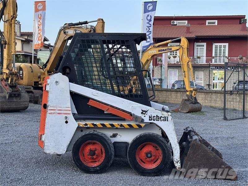 Bobcat 543 Smykem řízené nakladače