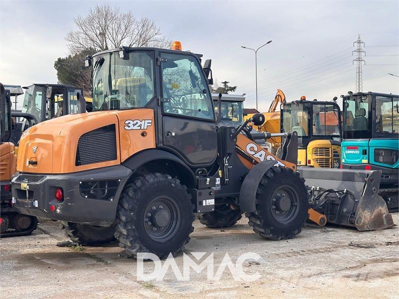 CASE 321F Kolové nakladače