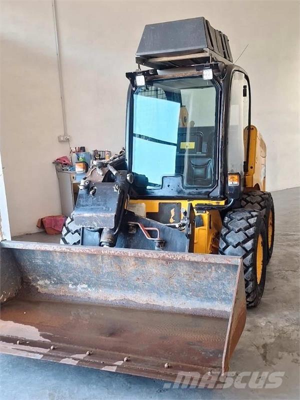 JCB 190HF Smykem řízené nakladače
