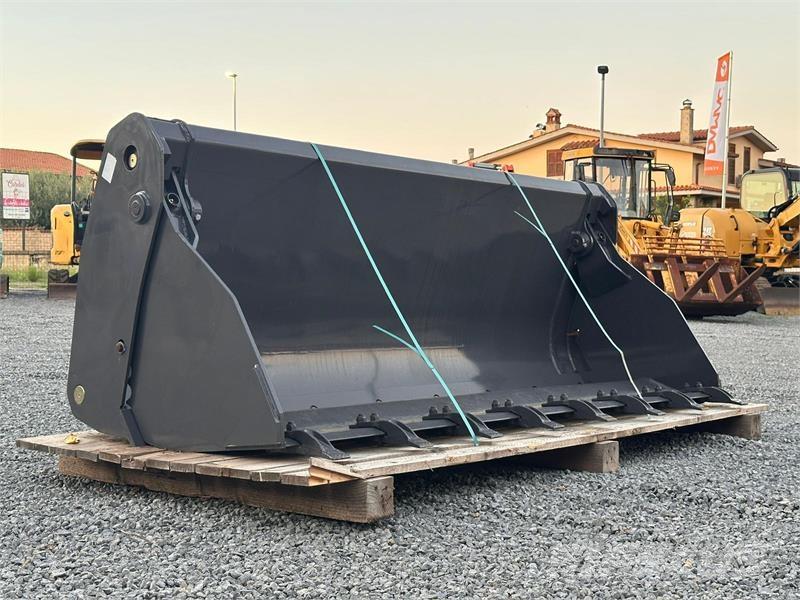 New Holland 220 Lopaty