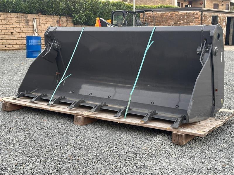 New Holland 220 Lopaty