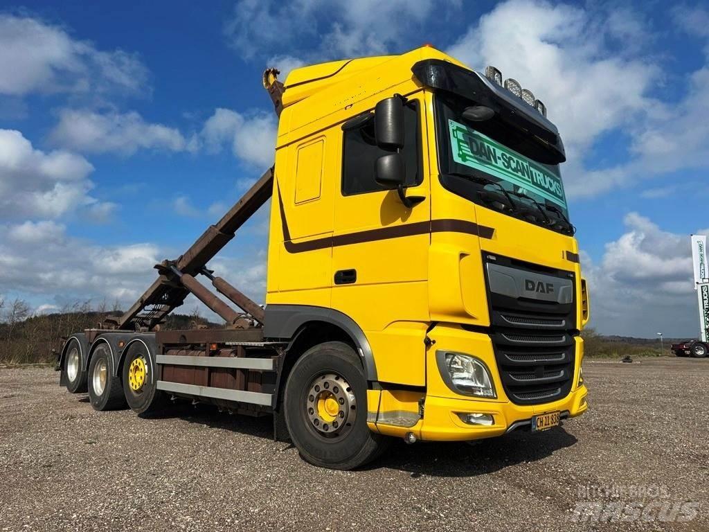 DAF XF 530 8x2-*4 Hákový nosič kontejnerů