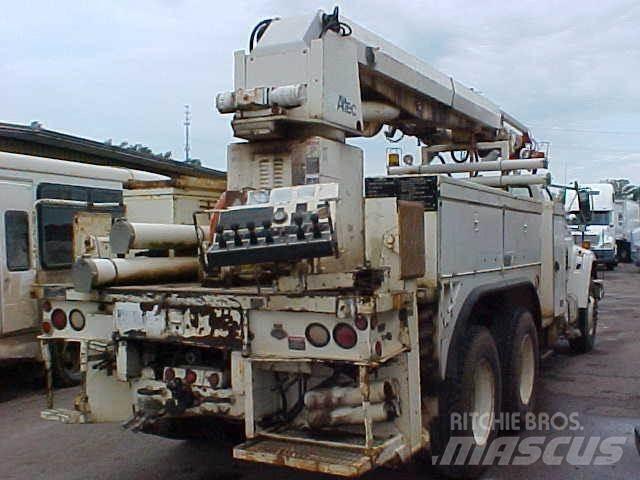 Altec D1000BR Mobilní vrtná souprava