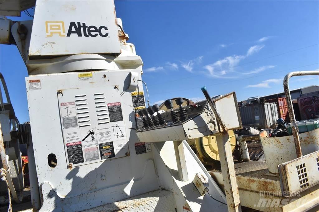 Altec D2045TR Mobilní vrtná souprava