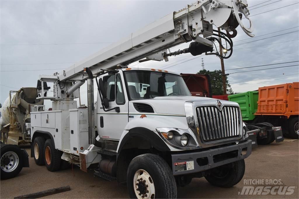 Altec D3060ATR Mobilní vrtná souprava