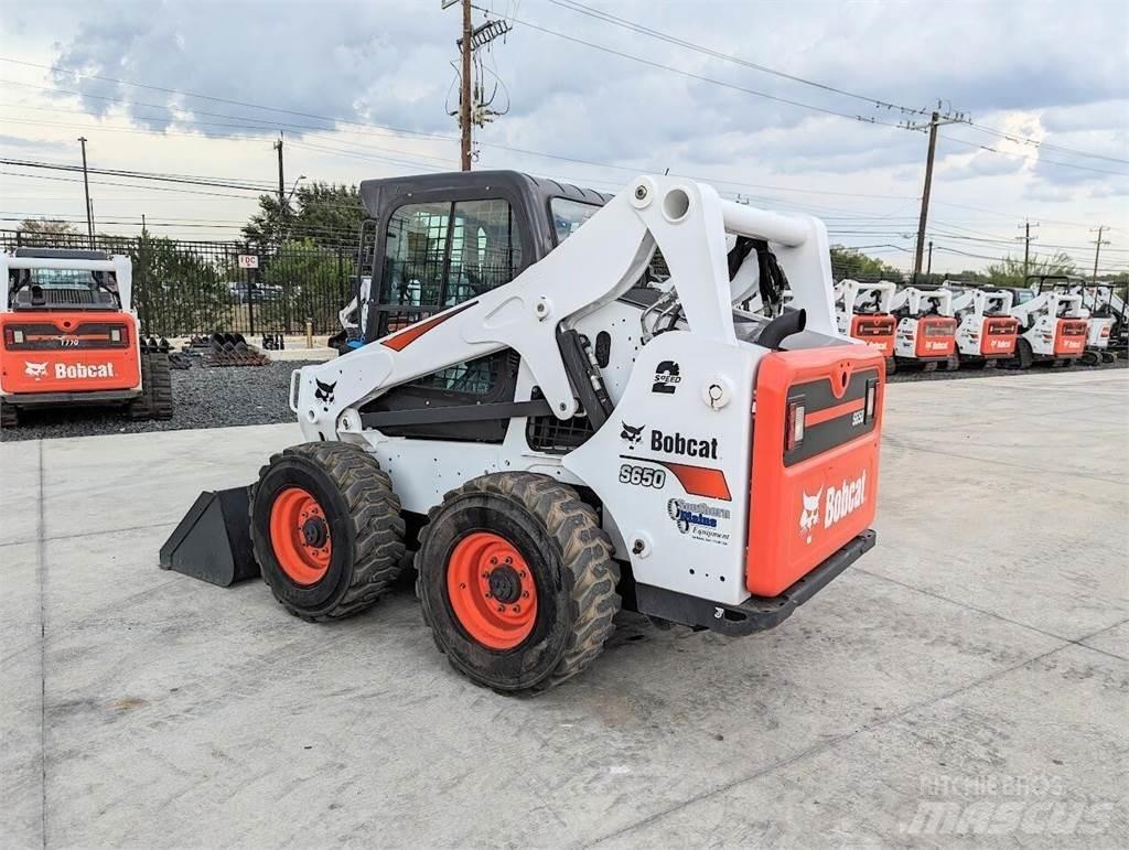 Bobcat S650 Smykem řízené nakladače