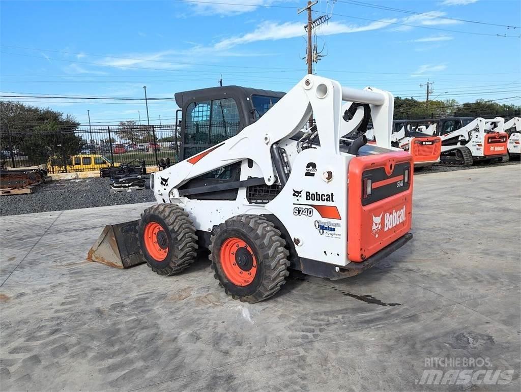 Bobcat S740 Smykem řízené nakladače