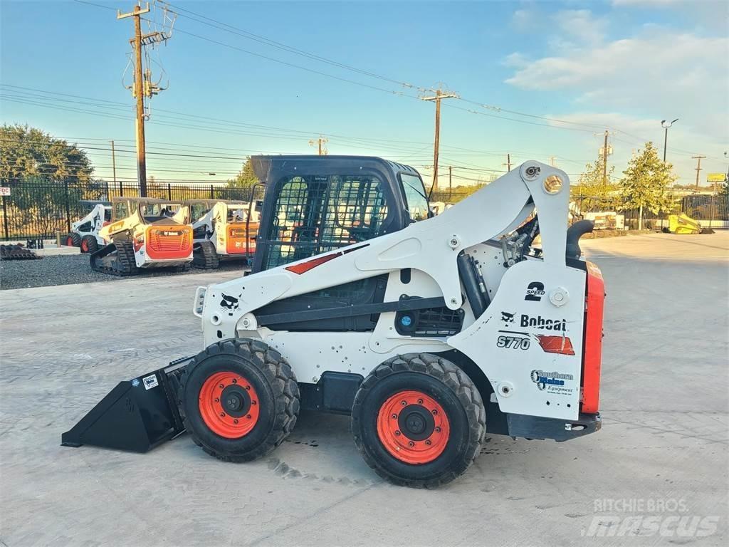 Bobcat S770 Smykem řízené nakladače