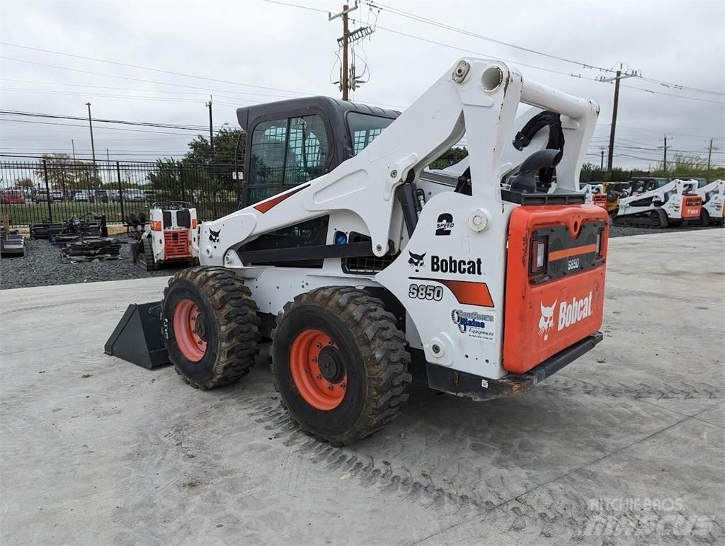 Bobcat S850 Smykem řízené nakladače