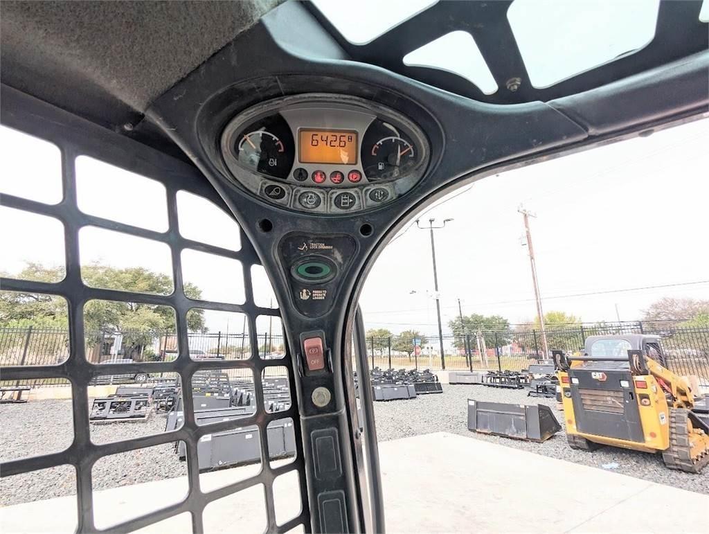 Bobcat T450 Smykem řízené nakladače