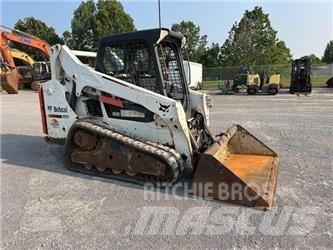 Bobcat T590 Smykem řízené nakladače