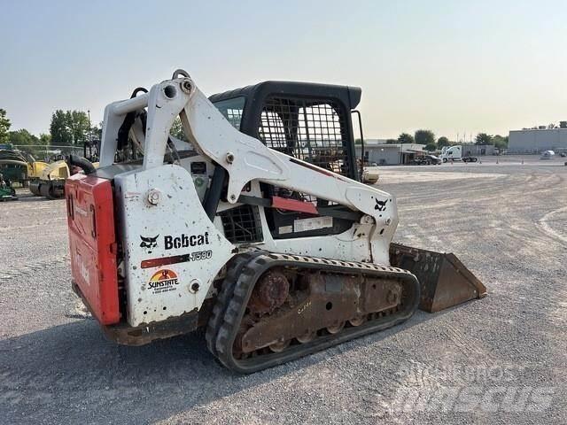 Bobcat T590 Smykem řízené nakladače