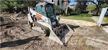 Bobcat T595 Smykem řízené nakladače
