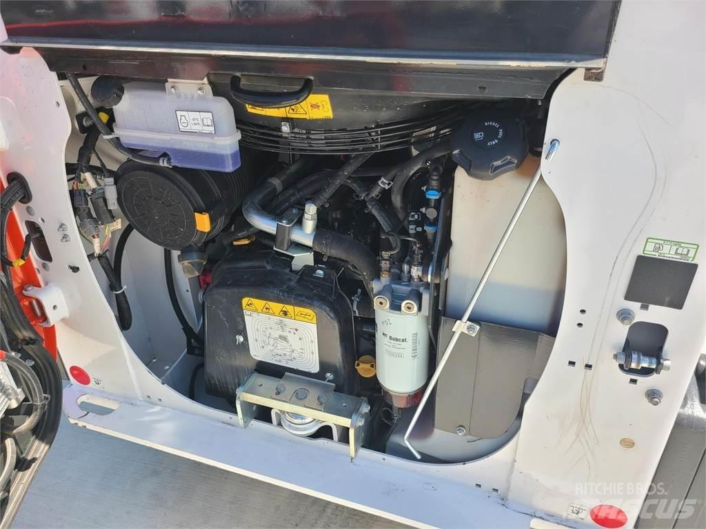 Bobcat T66 Smykem řízené nakladače