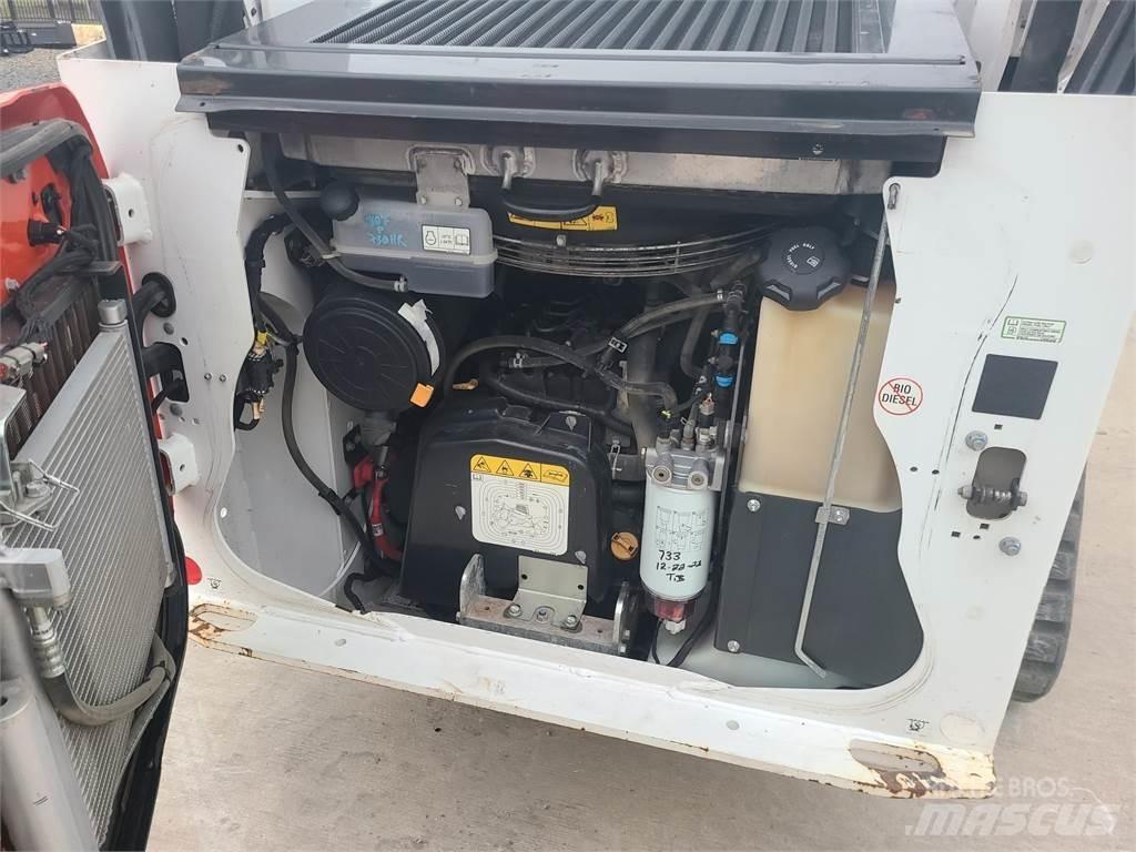 Bobcat T76 Smykem řízené nakladače