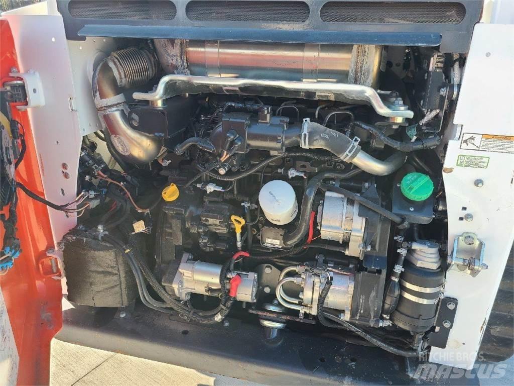 Bobcat T770 Smykem řízené nakladače