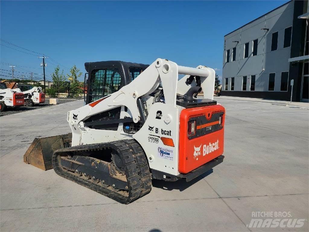 Bobcat T770 Smykem řízené nakladače
