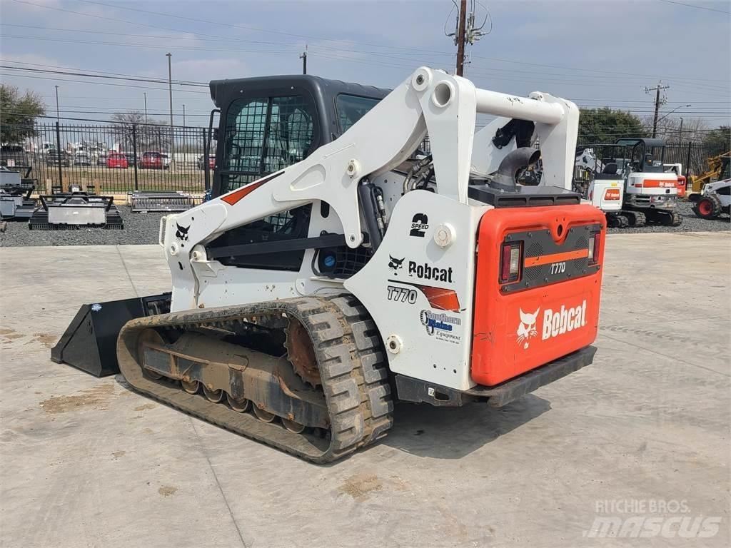 Bobcat T770 Smykem řízené nakladače