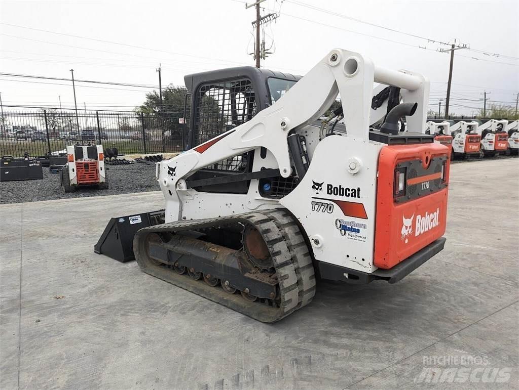 Bobcat T770 Smykem řízené nakladače