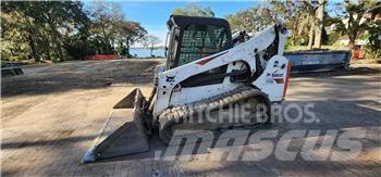 Bobcat T770 Smykem řízené nakladače