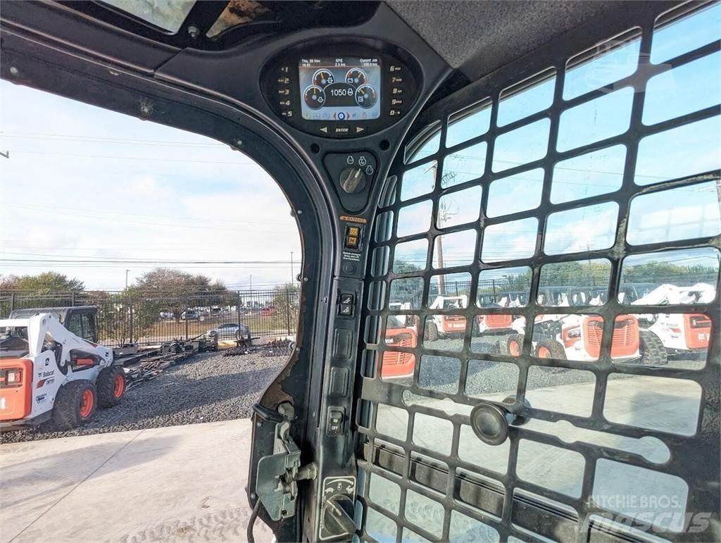 Bobcat T870 Smykem řízené nakladače