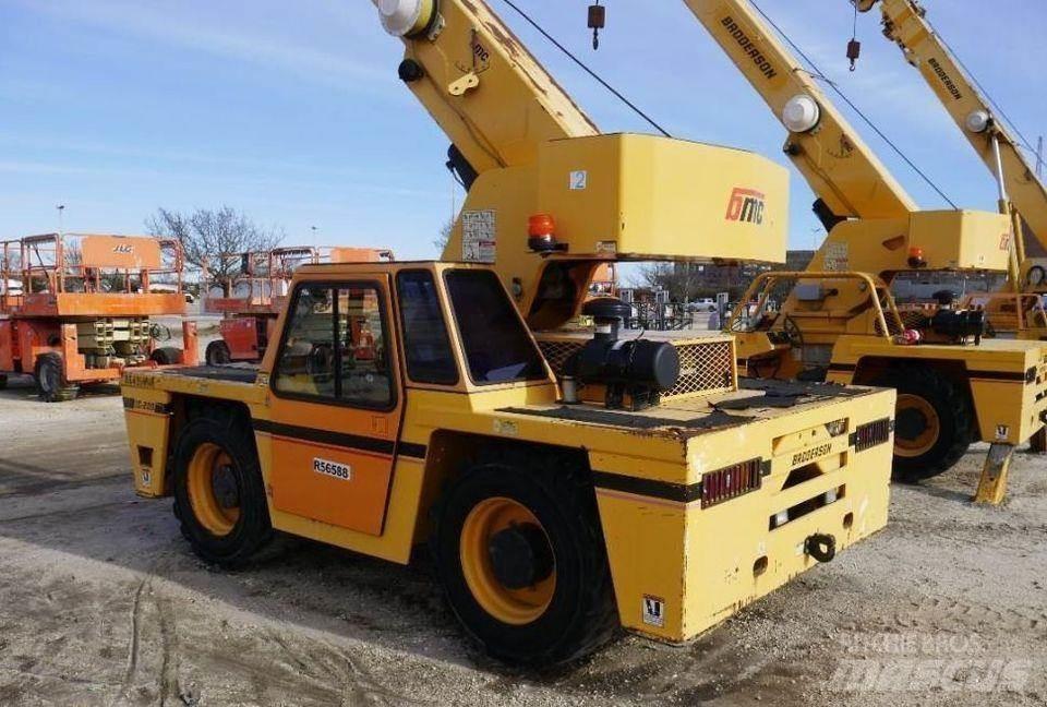 Broderson IC200-3G Jeřáby pro těžký terén