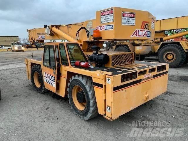 Broderson IC250-3C Jeřáby pro těžký terén