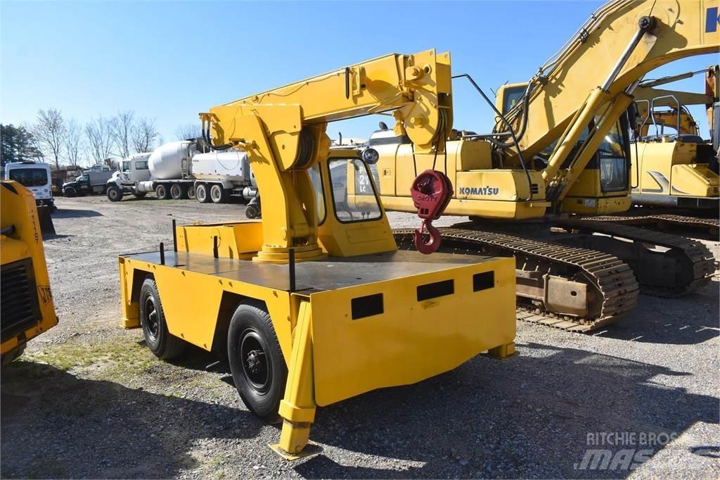 CASE 3330B Jeřáby pro těžký terén