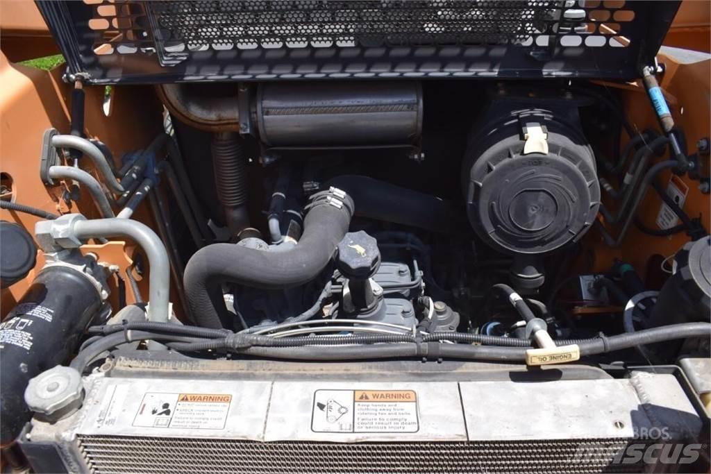CASE SR200 Smykem řízené nakladače