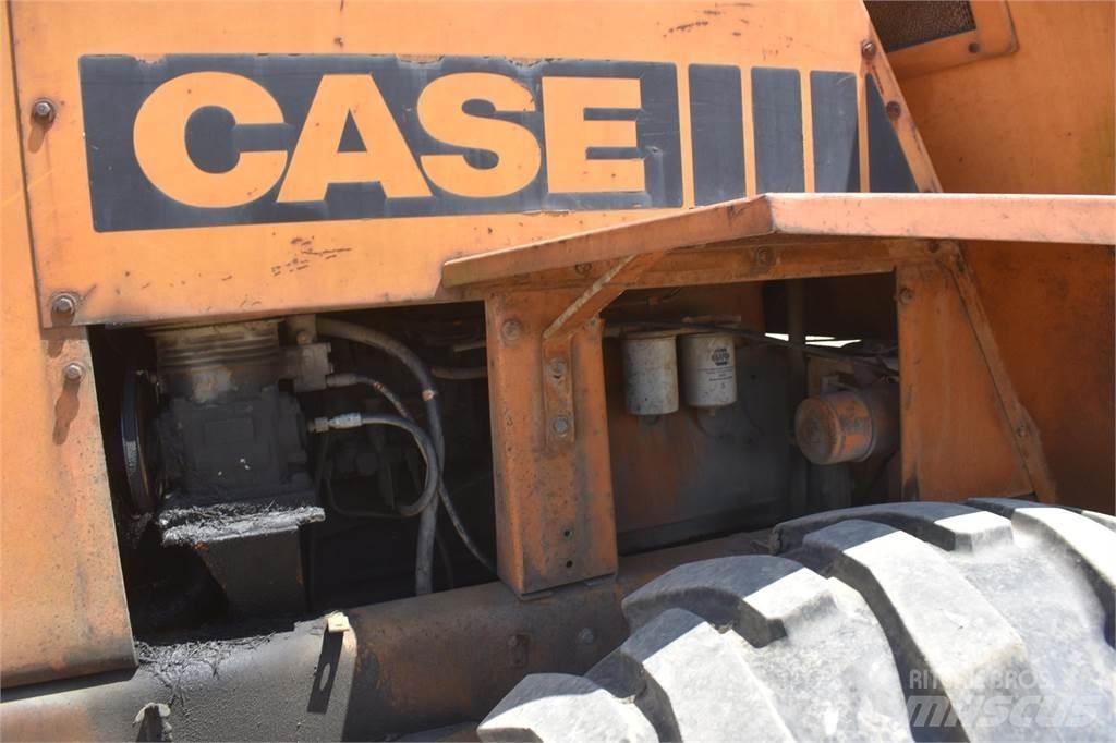 CASE W20C Kolové nakladače